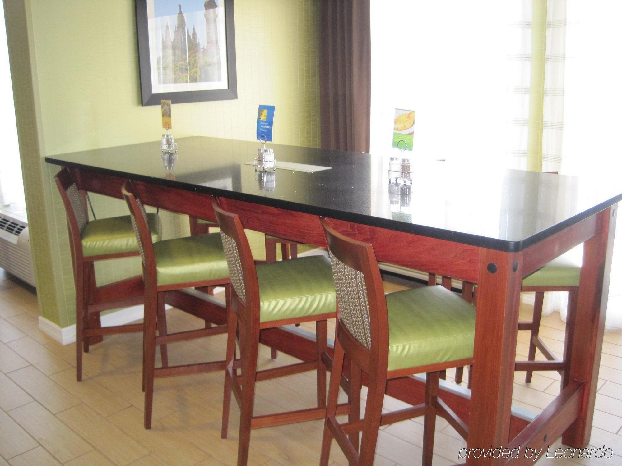 Holiday Inn Express & Suites Allentown-Dorney Park Area By Ihg Business photo